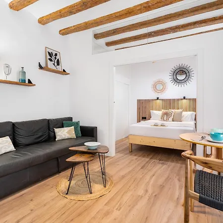 Almirall 21 Apartmán